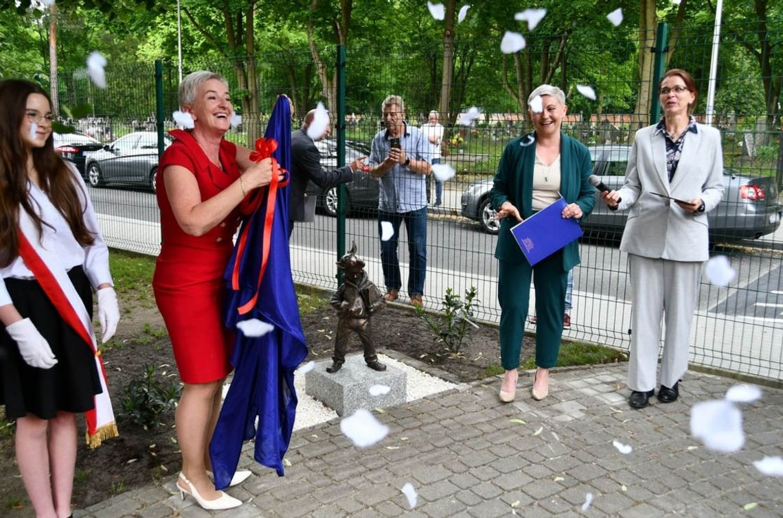 Publiczna Szkoła Podstawowa nr 1 ma 120 lat! Wielkie uroczystości najstarszej placówki edukacyjnej w mieście i nowy koziołek