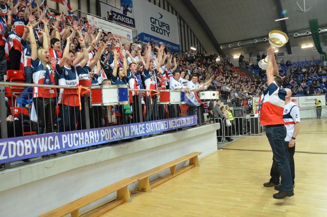 Puchar Polski już w Kędzierzynie-Koźlu! Trofeum wystawione dla kibiców Zaksy. ZDJĘCIA