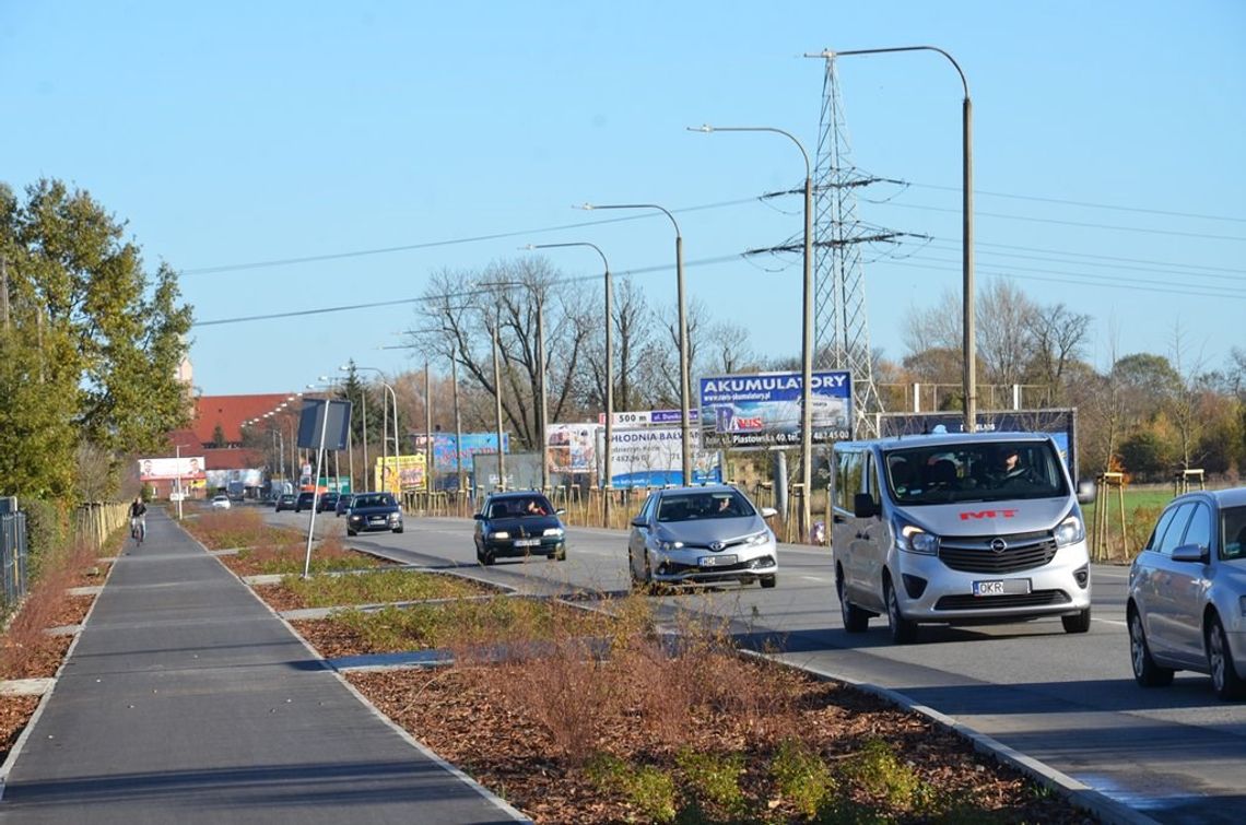 Remont ścieżki rowerowej wzdłuż ulicy Dunikowskiego na finiszu. ZDJĘCIA