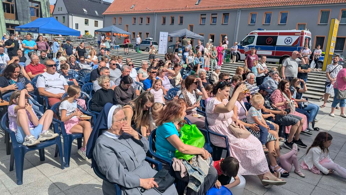 Rodzinna atmosfera i występy młodych artystów. Trwa Festyn Rodzinny u Oblatów Rodzinna atmosfera i występy młodych artystów. Trwa Festyn Rodzinny u Oblatów