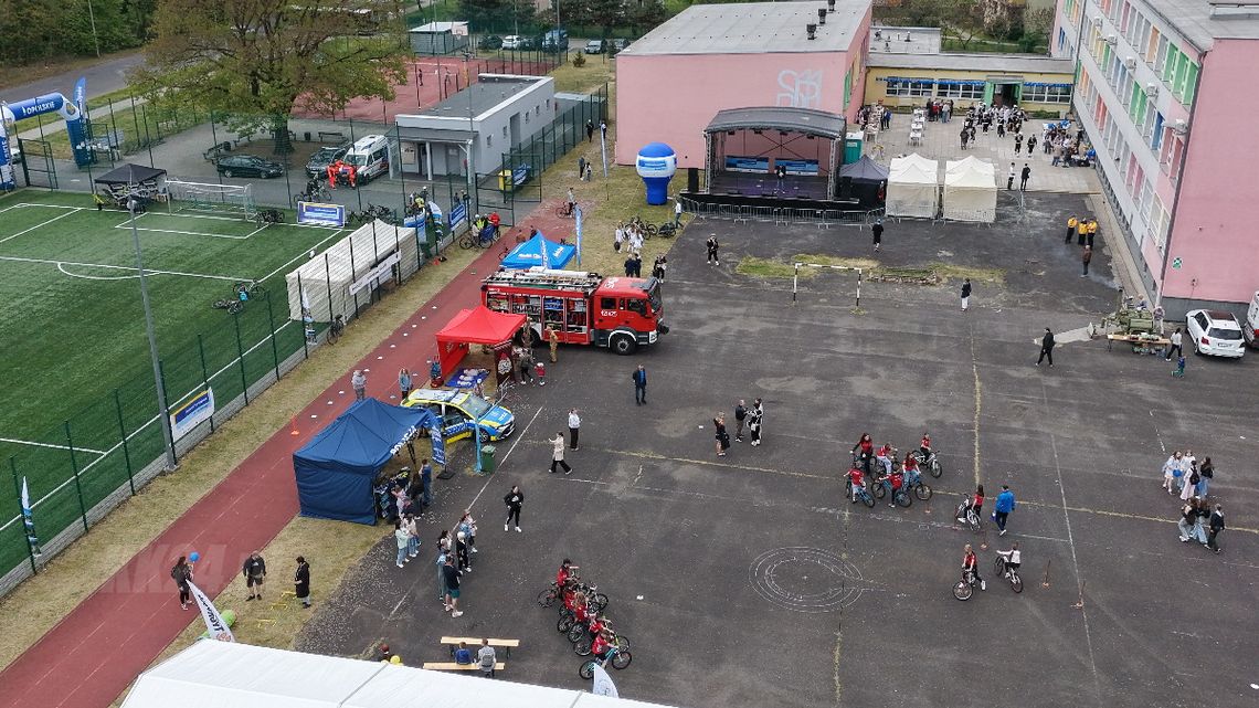 Rodzinny piknik i rajd rowerowy przy PSP nr 11. Na finał koncert Gosi Andrzejewicz
