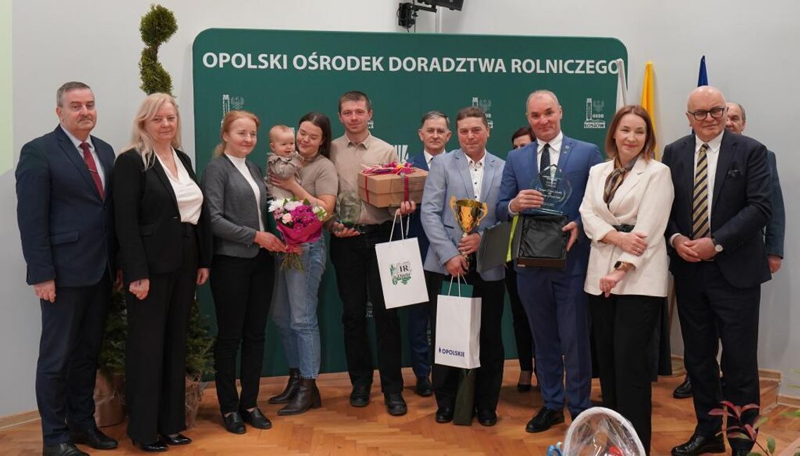 Rolnicy z Kędzierzyna-Koźla pierwsi w konkursie AgroLiga 2025. Prowadzą nowoczesne gospodarstwo mleczne Rolnicy z Kędzierzyna-Koźla pierwsi w konkursie AgroLiga 2025. Prowadzą nowoczesne gospodarstwo mleczne