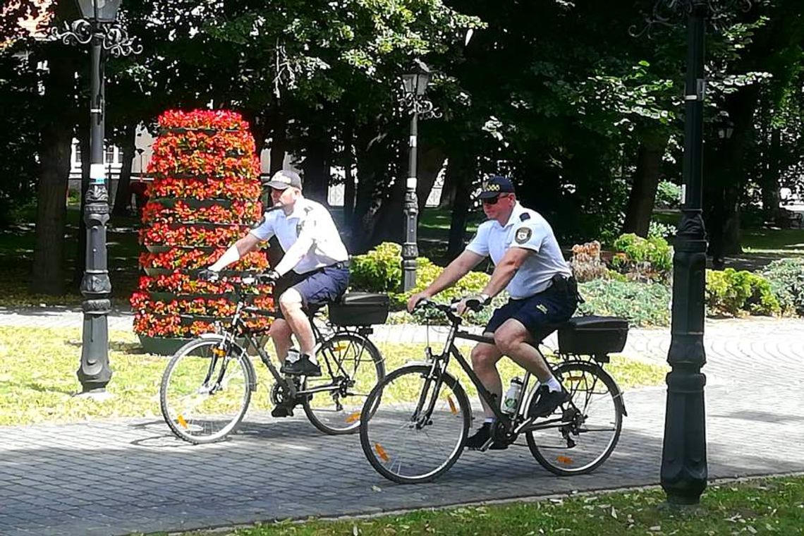 Rowerowe patrole straży miejskiej wyruszyły w miasto. Szybciej niż pieszo, sprawniej niż samochodem