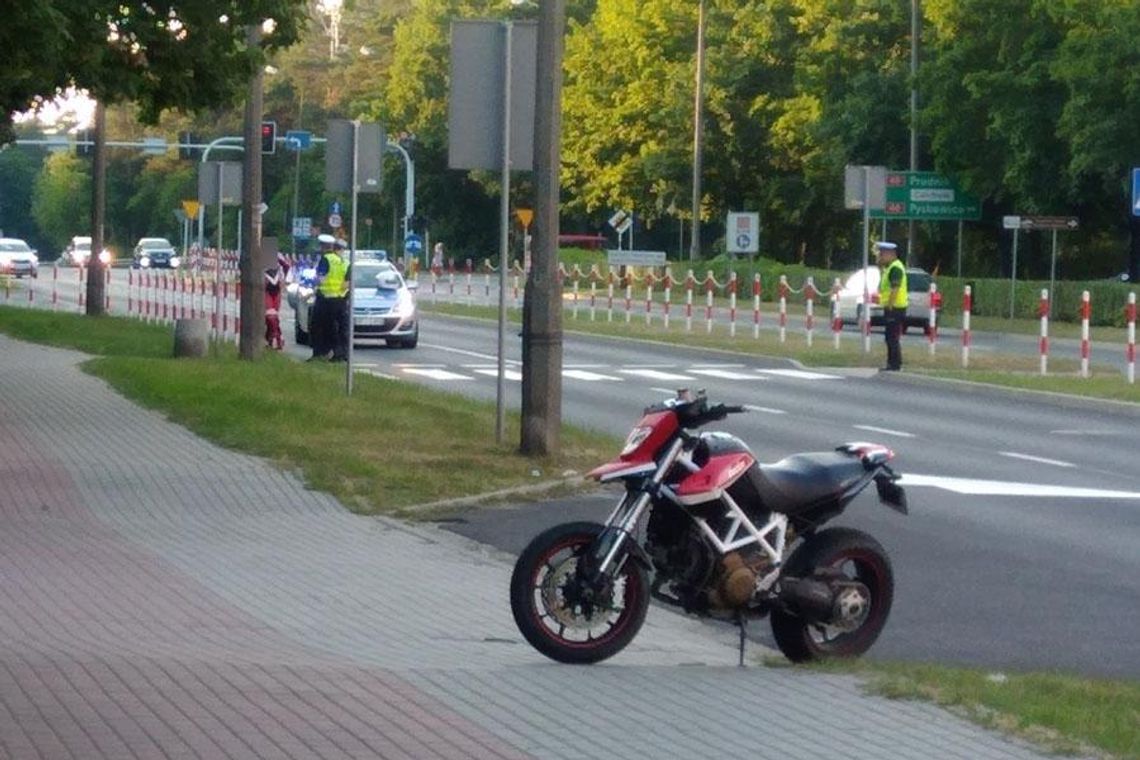 Rowerzystka po alkoholu wjechała w motocyklistę na przejściu dla pieszych