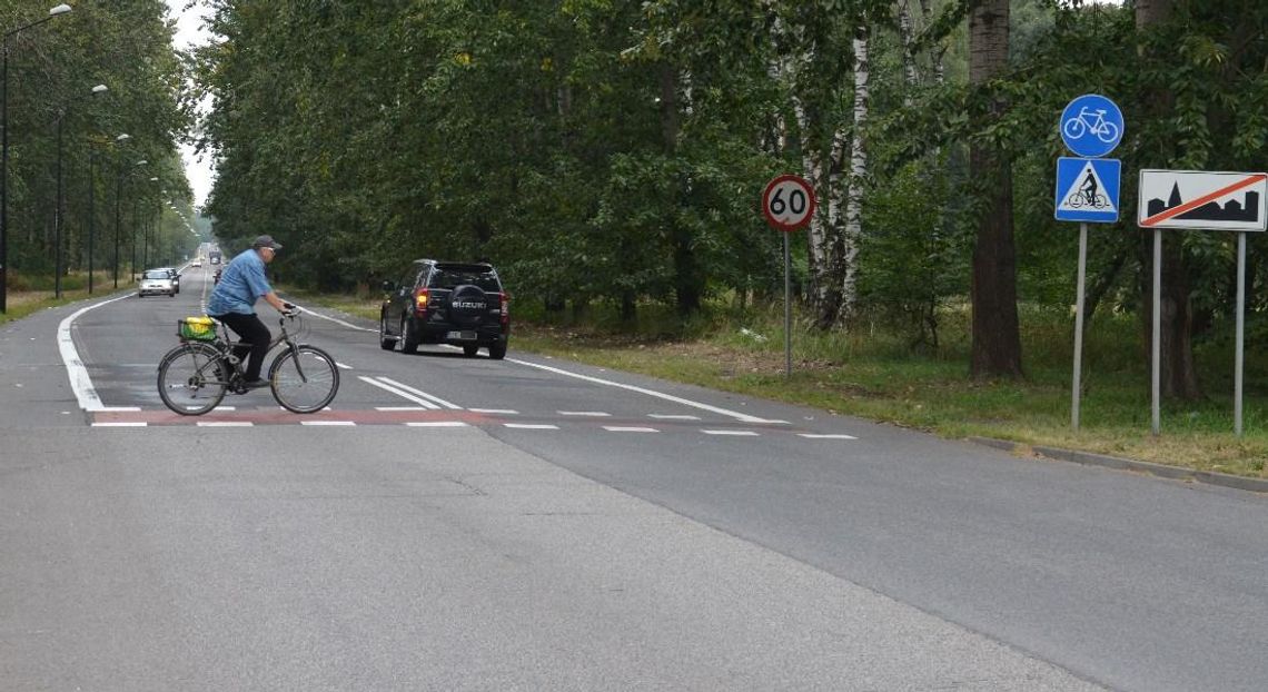 Równa jak stół nawierzchnia i bezpieczna ścieżka rowerowa. Powiat planuje remont ulicy Wojska Polskiego