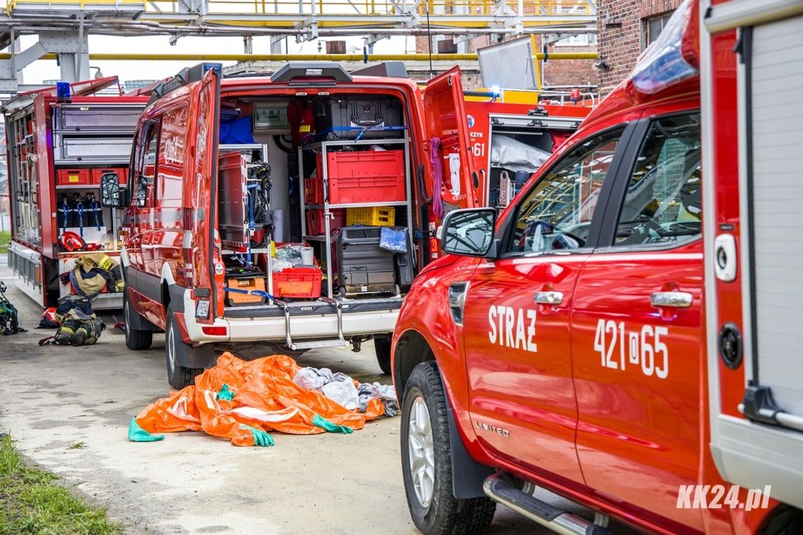 Rozszczelnienie instalacji amoniaku. Liczne jednostki straży pożarnej interweniują na terenie Zakładów Azotowych