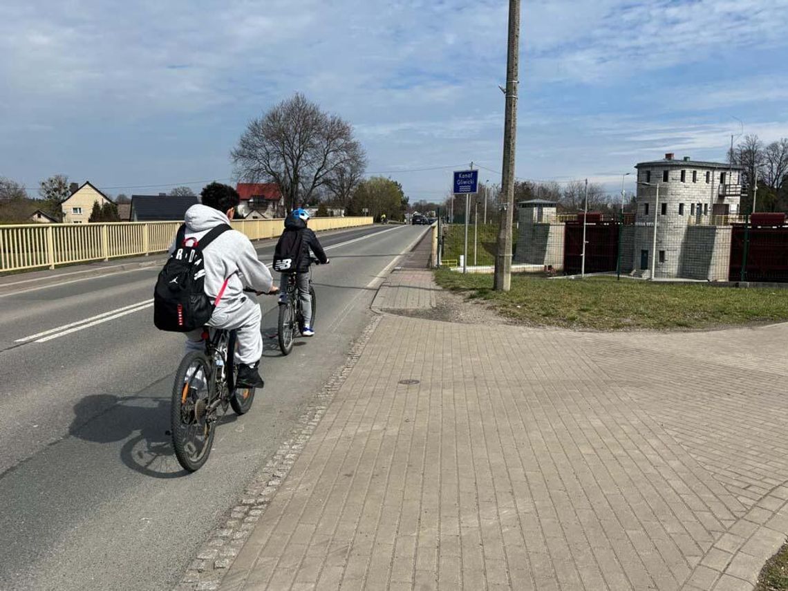 Rusza budowa nowej kładki pieszo-rowerowej nad Kanałem Gliwickim. Połączy osiedle Piastów z Blachownią Rusza budowa nowej kładki pieszo-rowerowej nad Kanałem Gliwickim. Połączy osiedle Piastów z Blachownią