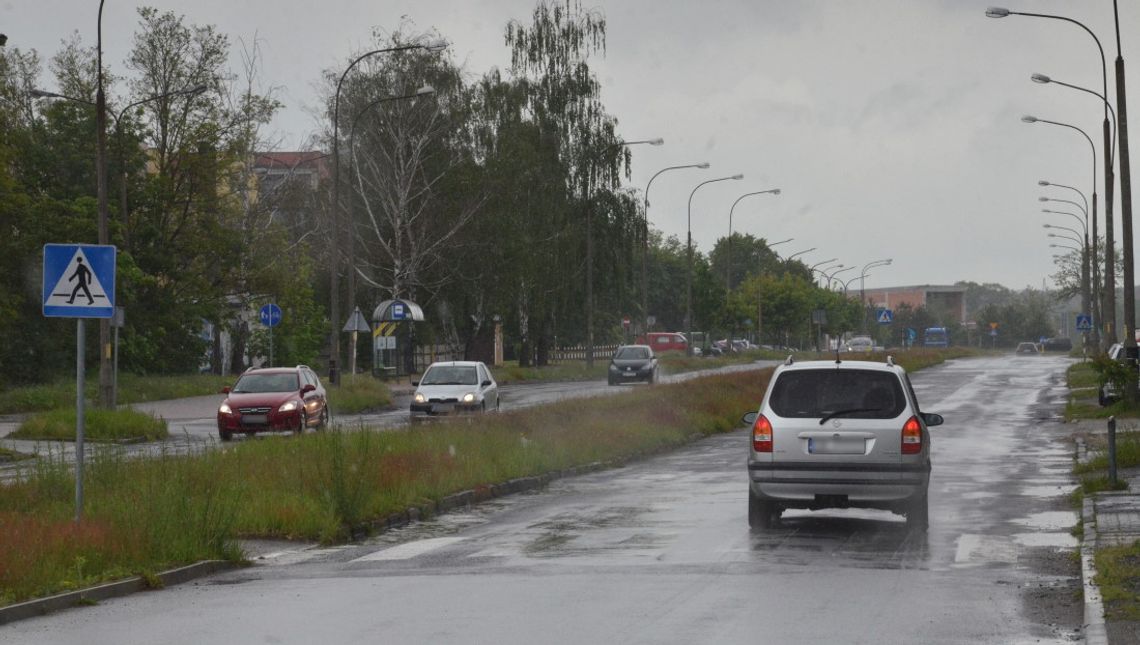 Rusza przetarg na remont ulicy Królowej Jadwigi. Z dwóch pasów zrobi się jeden, będą nowe miejsca parkingowe