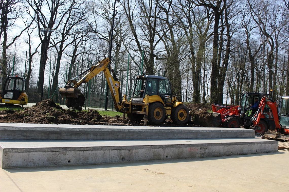 Ruszył kolejny etap budowy skateparku w Koźlu. Ma być gotowy jeszcze w wakacje