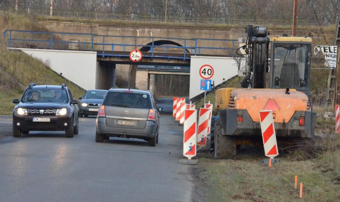 Ruszyła przebudowa drogi do Azotów. Remont ucieszy kierowców i rowerzystów