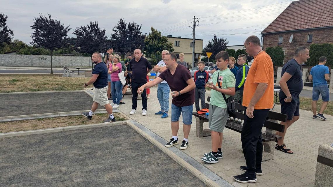 Rywalizacja w bule wraca na osiedle Kuźniczka! Przed mieszkańcami drugi otwarty turniej Rywalizacja w bule wraca na osiedle Kuźniczka! Przed mieszkańcami drugi otwarty turniej