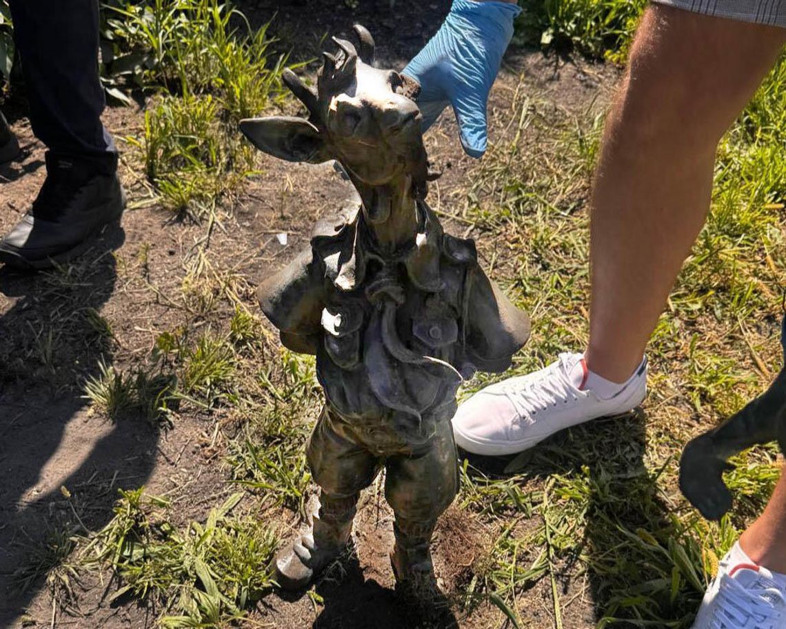 Rzeźby koziołków i siatkarza zniszczone przez wandala odzyskają dawny wygląd. Renowacją zajmie się ich twórca