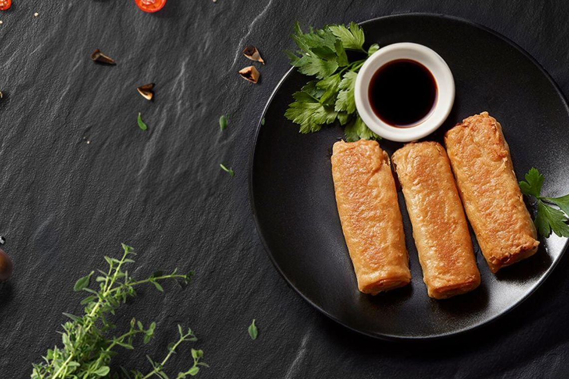 Sajgonki bez smażenia – przekąska, która potrafi zaskoczyć