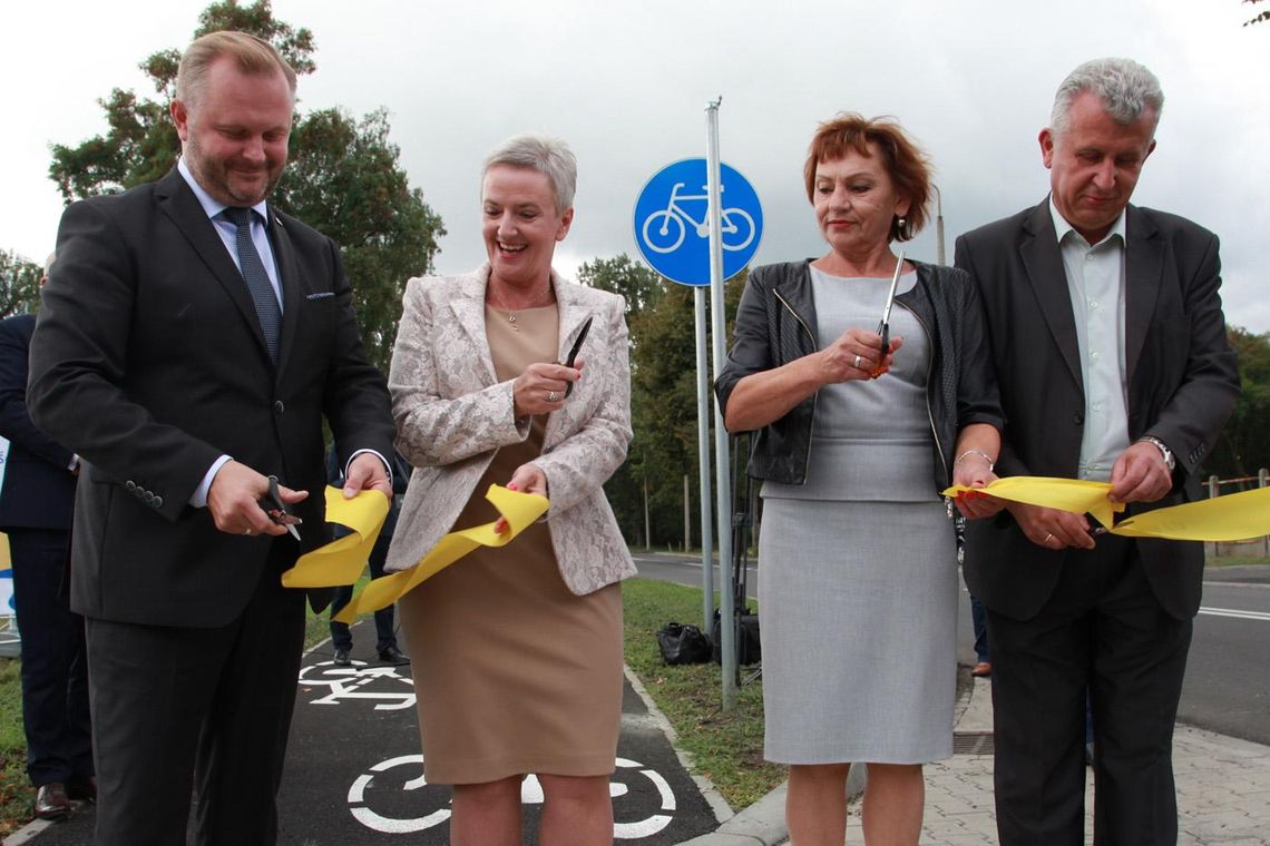 Samochodem czy rowerem, teraz przejazd ulicą Mostową to czysta przyjemność. Oficjalne otwarcie po remoncie. ZDJĘCIA