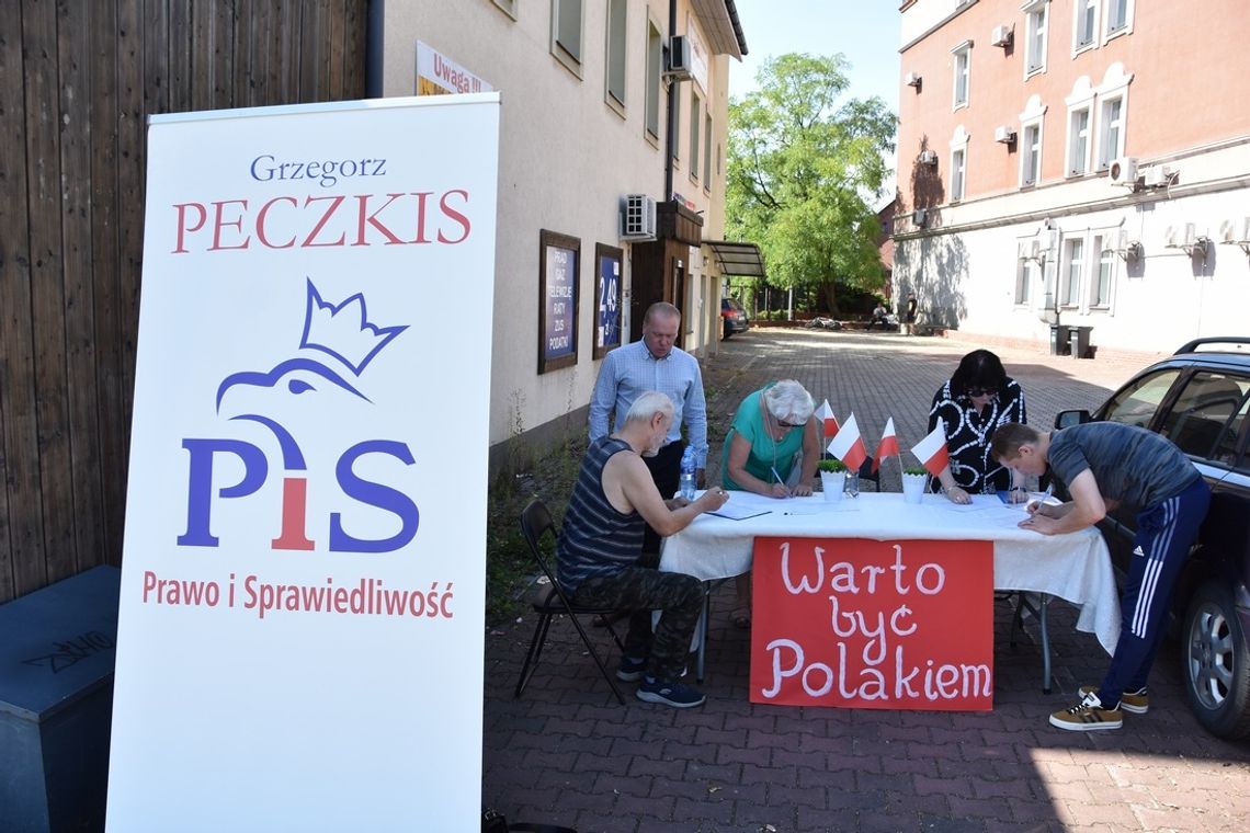 Grzegorz Peczkis zbiera podpisy pod listami poparcia Prawa i Sprawiedliwości. W piątek akcja na ulicy Wojska Polskiego