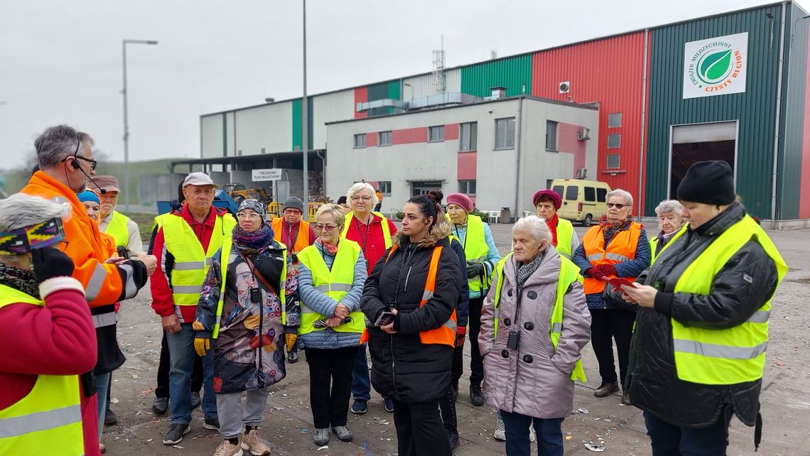 Seniorzy odwiedzili instalację przetwarzania odpadów komunalnych w Kędzierzynie-Koźlu