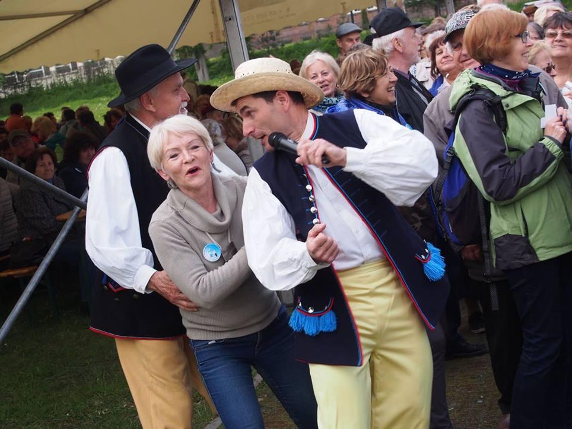 Seniorzy z Polski i Czech bawili się na pikniku w Kędzierzynie-Koźlu. ZDJĘCIA