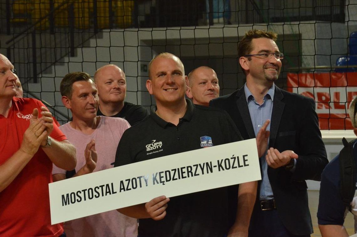 Siatkarscy weterani już w Kędzierzynie-Koźlu. Inauguracja XXIII Mistrzostw Polski Oldbojów. ZDJĘCIA