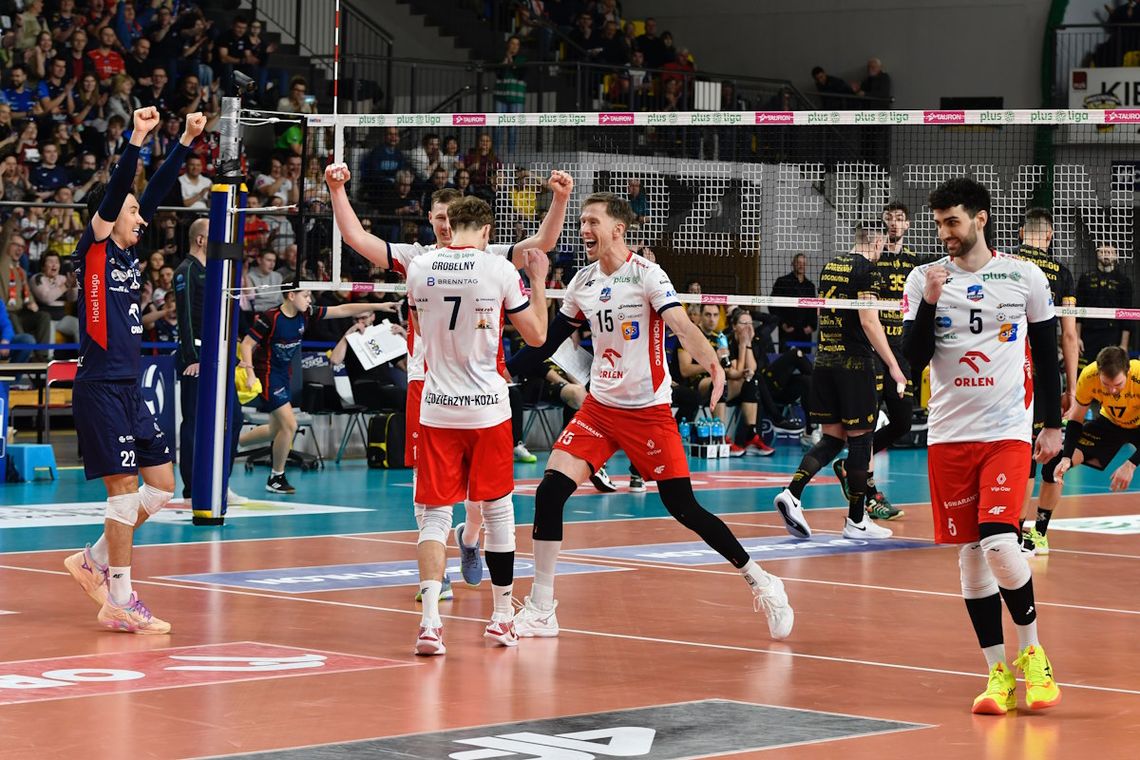 Siatkarska bitwa w hali Azoty! ZAKSA w pięciu setach ograła Bogdankę Lublin. FOTOREPORTAŻ