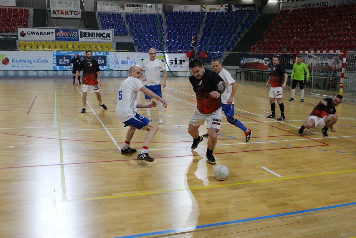 Siedem drużyn rywalizowało w turnieju piłkarskim w hali Azoty. Zwyciężyła ekipa ETP Artivent. ZDJĘCIA