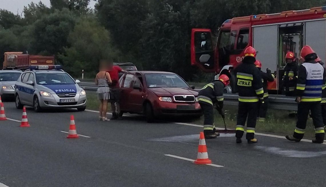 Skoda najechała na tył fiata. Kolizja na obwodnicy Kędzierzyna-Koźla. ZDJĘCIA