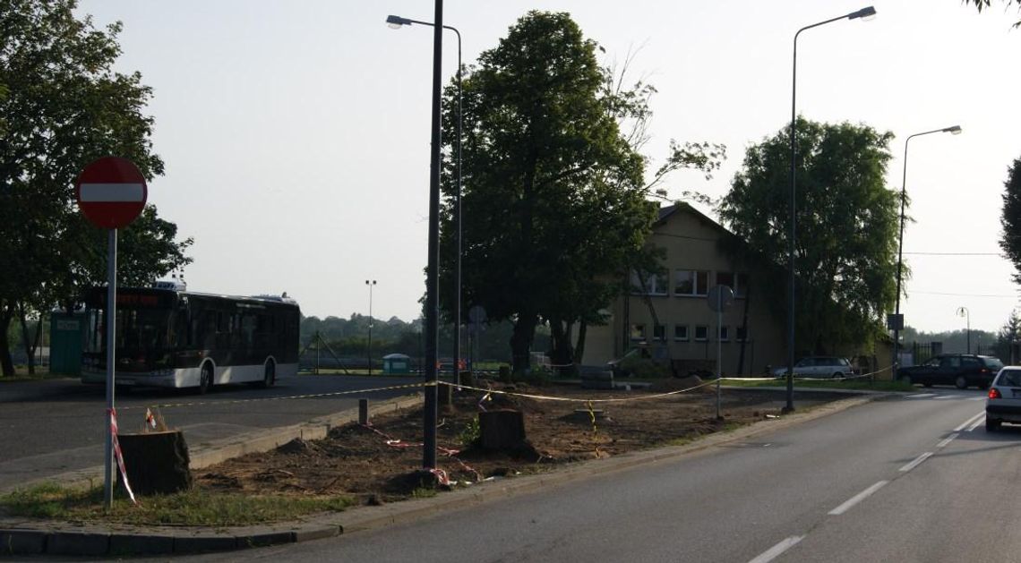 Skwerek przy kozielskim stadionie zmieni się nie do poznania. Prace już ruszyły