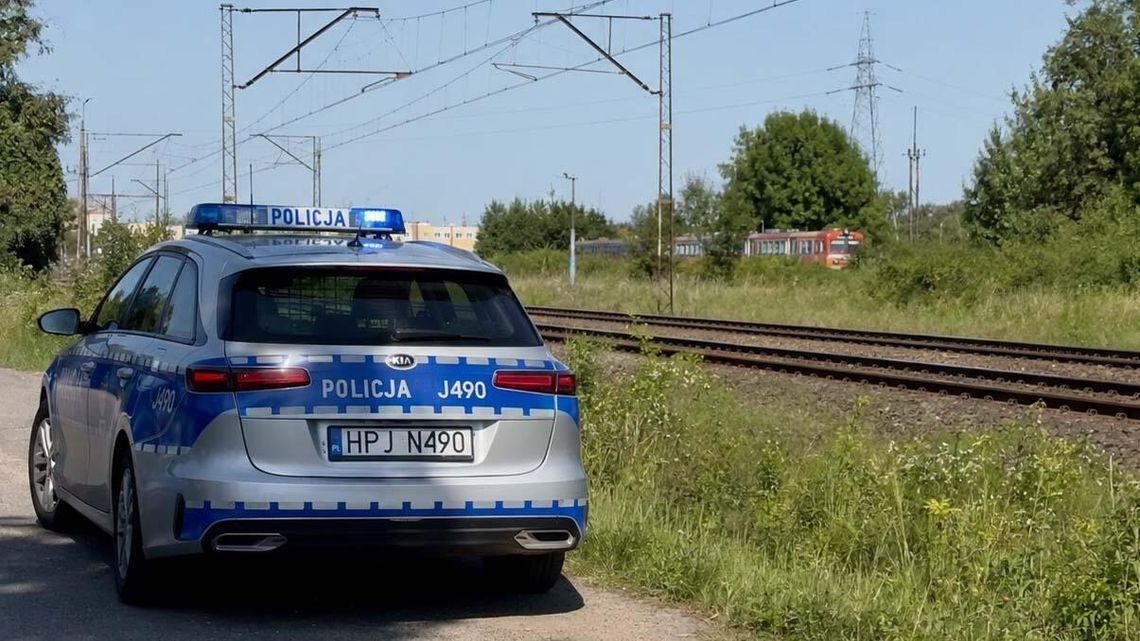 Śmiertelne potrącenie przez pociąg na linii Kędzierzyn-Koźle - Gliwice. Nie żyje mężczyzna Śmiertelne potrącenie przez pociąg na linii Kędzierzyn-Koźle - Gliwice. Nie żyje mężczyzna