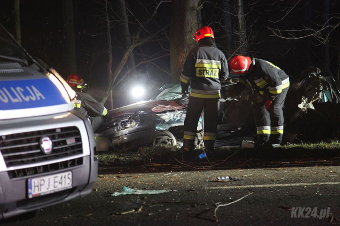 Śmiertelny wypadek na drodze wojewódzkiej. Druga osoba w stanie ciężkim