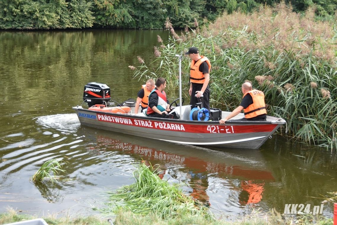 Specjalistyczny sonar z Nysy sprawdza dno. Kolejny dzień pracy służb na Kanale Gliwickim