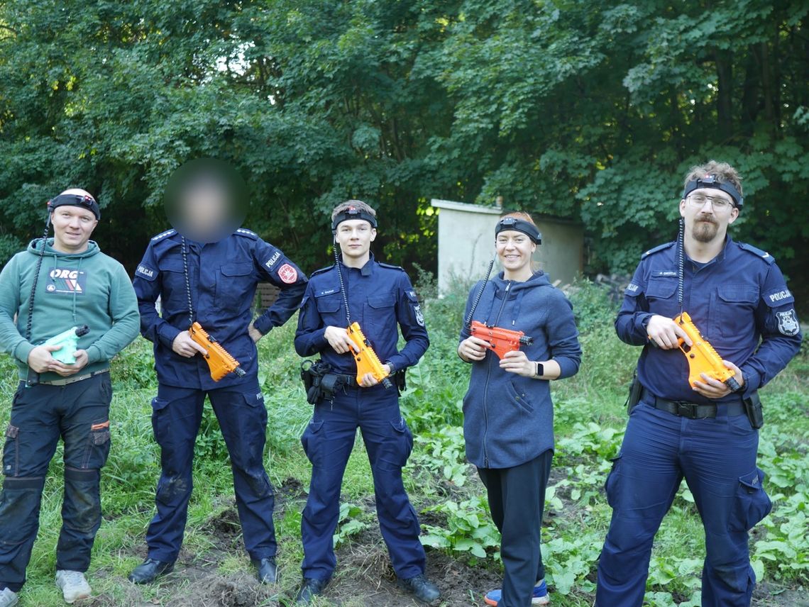 Sprawdzili się w grze w zespołowej. Policjanci z Kędzierzyna-Koźla wzięli udział w zawodach LaserTag