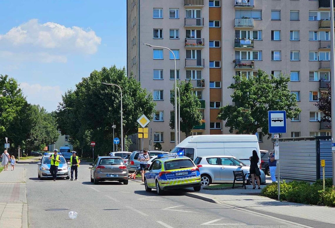 Starsza osoba potrącona w rejonie ulicy Pionierów. Na miejscu pracuje policja