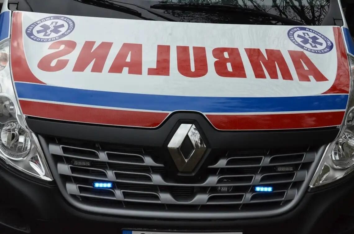 Starszy mężczyzna zasłabł w autobusie. Interweniowały wszystkie służby