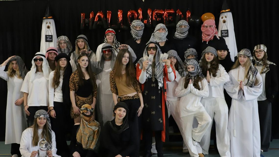Strasznie dobra zabawa w II LO. Halloween opanowało szkolne korytarze Strasznie dobra zabawa w II LO. Halloween opanowało szkolne korytarze
