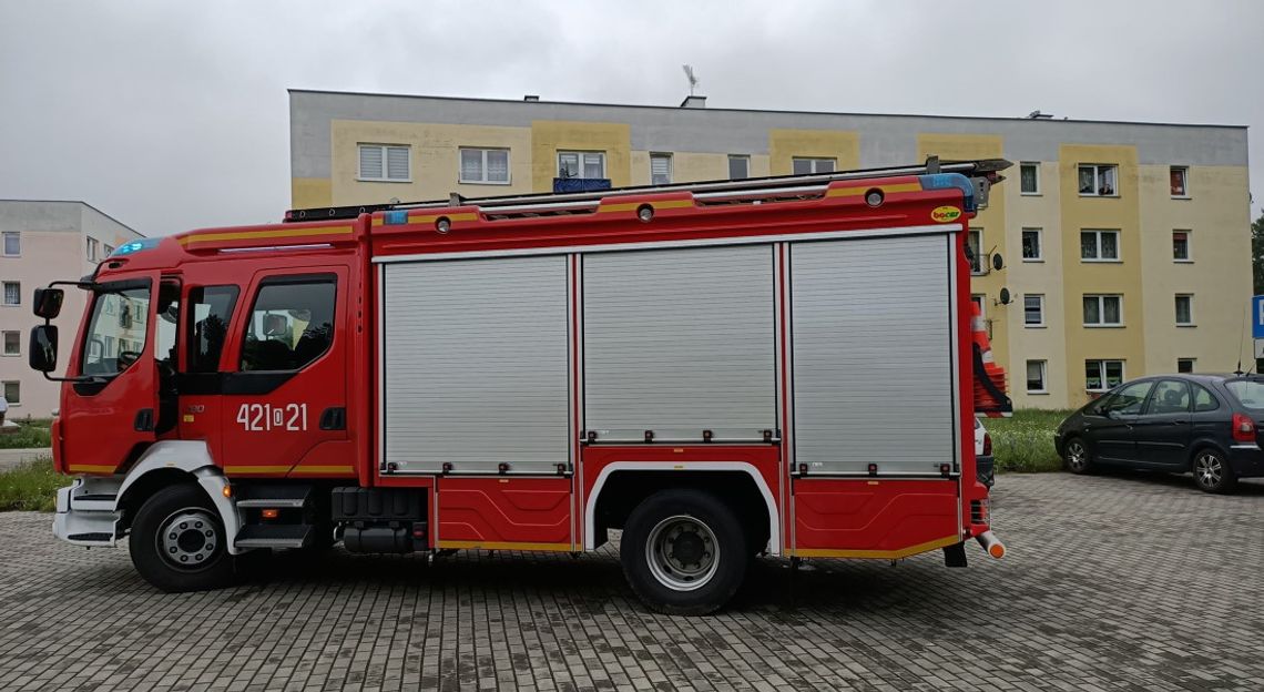 Straż i policja interweniowały na Blachowni. Lokatorów bloku zaniepokoiła absencja sąsiada