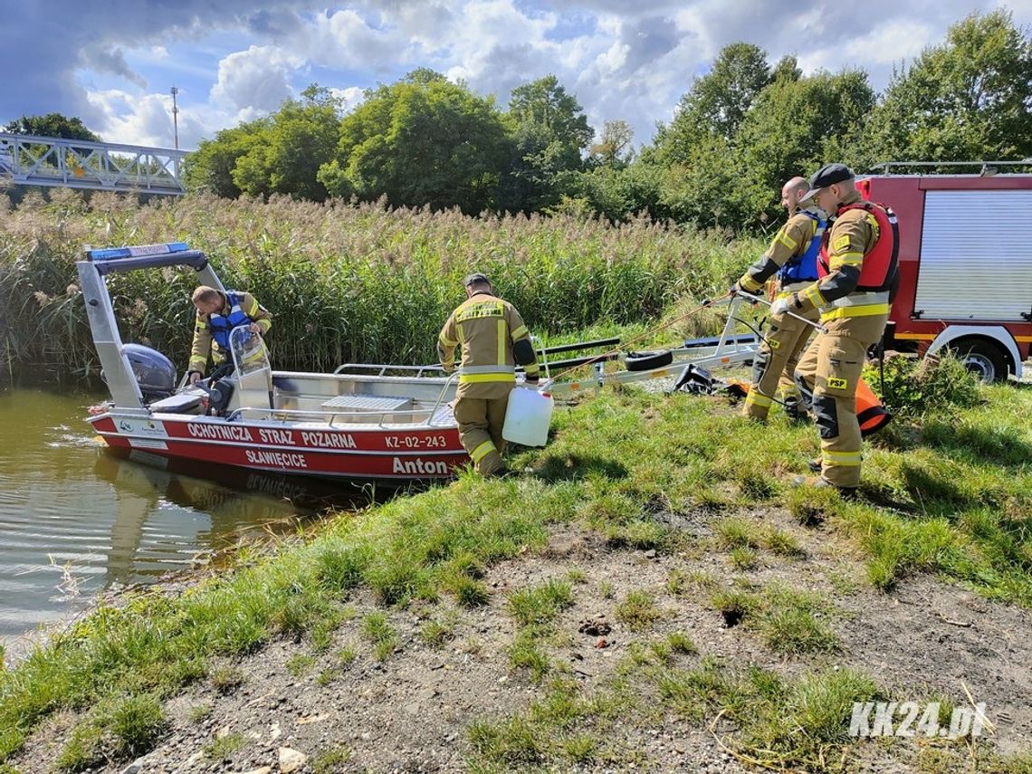 Straż pożarna interweniowała na Kanale Gliwickim. Na wodzie unosiła się plama ropopochodnej substancji