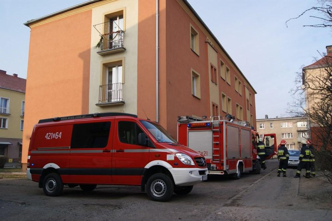 Strażacy interweniowali na Pogorzelcu. Mieszkańcy wyczuli zapach spalin