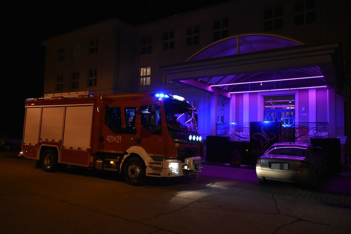 Strażacy interweniowali w hotelu. W jednym z pokojów zadziałała czujka pożarowa