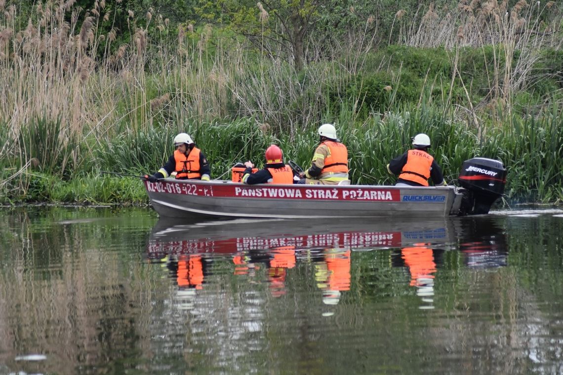 Strażacy przez blisko 4 godziny poszukiwali osoby, która mogła wypaść z kajaka