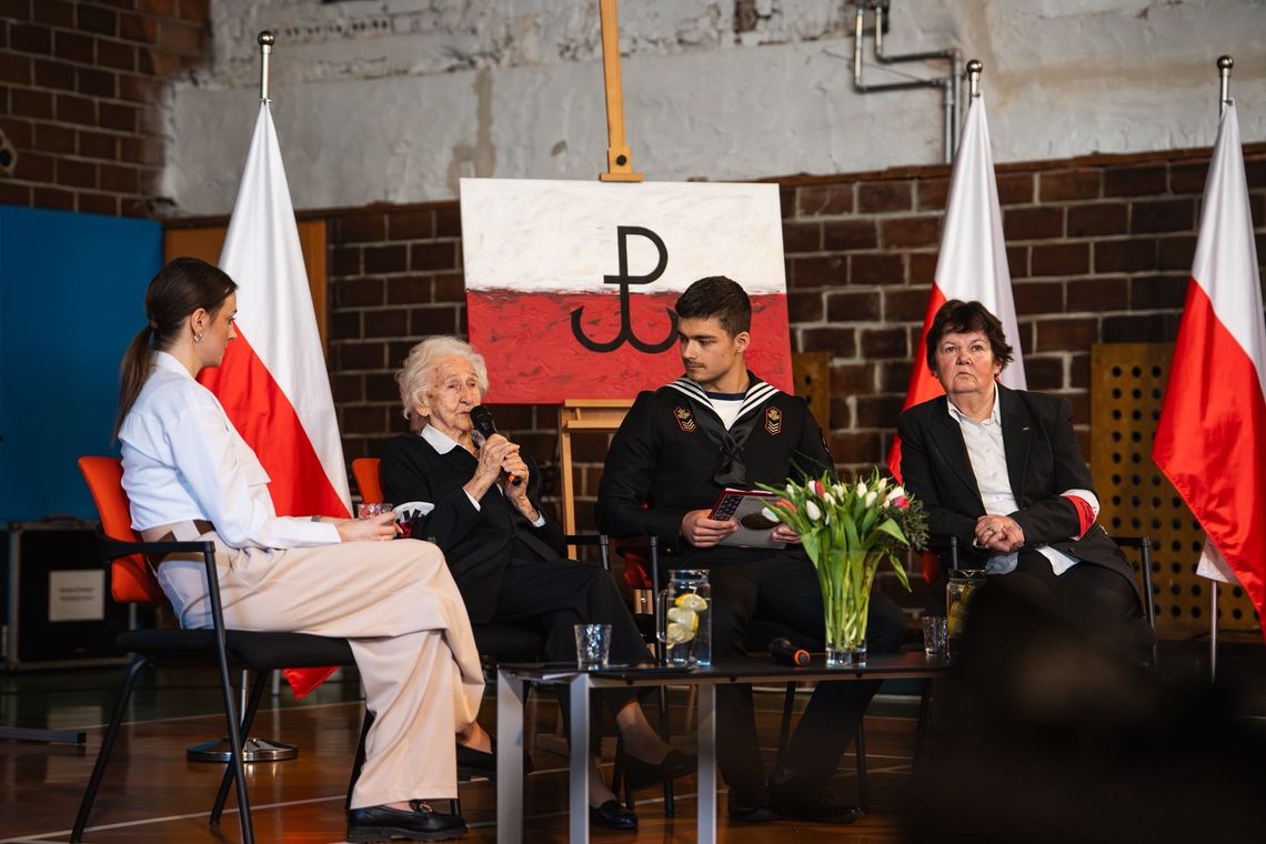 Świadek historii w Kędzierzynie-Koźlu. Powstańcza sanitariuszka opowiadała młodzieży o wojnie