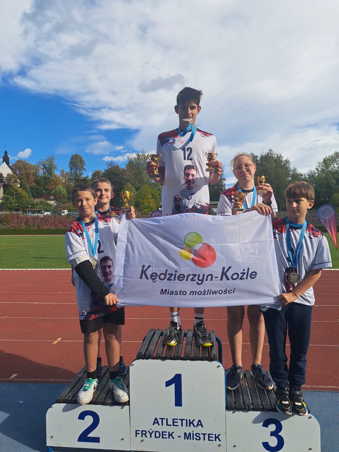 Świetny występ uczniów "Jedenastki" w Czechach. Rafał Jaworski wywalczył aż 5 medali Świetny występ uczniów "Jedenastki" w Czechach. Rafał Jaworski wywalczył aż 5 medali