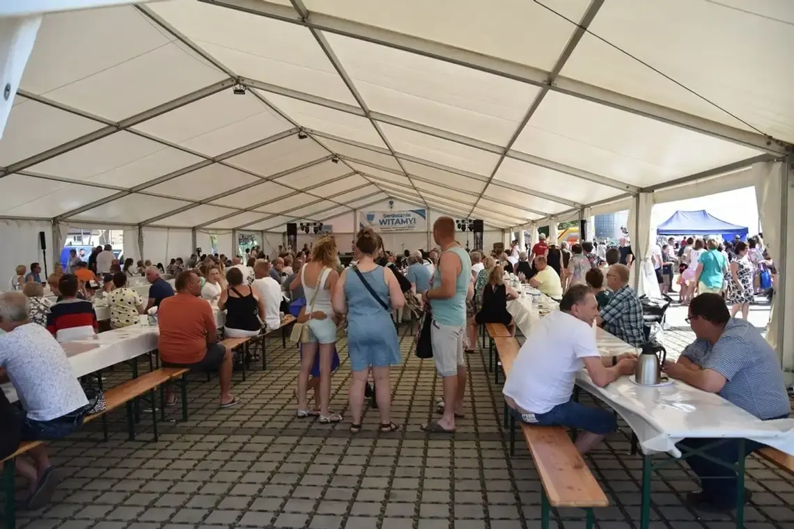 Święto Herbowe gminy Reńska Wieś już w ten weekend. Dwa dni koncertów, jubileuszu i rodzinnej zabawy Święto Herbowe gminy Reńska Wieś już w ten weekend. Dwa dni koncertów, jubileuszu i rodzinnej zabawy