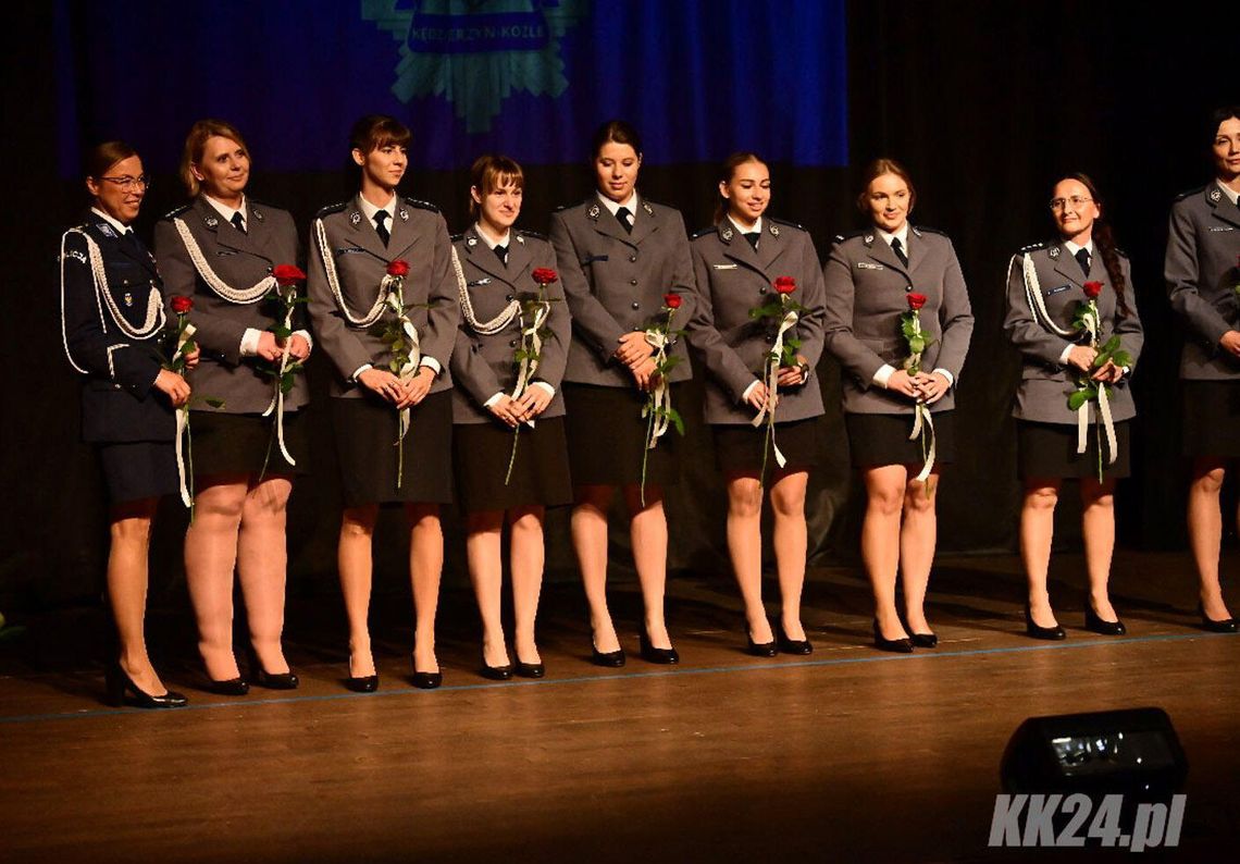 Święto Policji w Kędzierzynie-Koźlu. Awanse, podziękowania i jubileusz kobiet w formacji