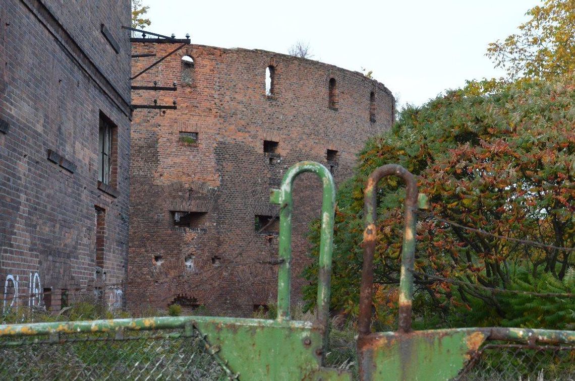 Szansa na uratowanie cennego zabytku przepadła. Powiat nie przejmie baszty Montalemberta