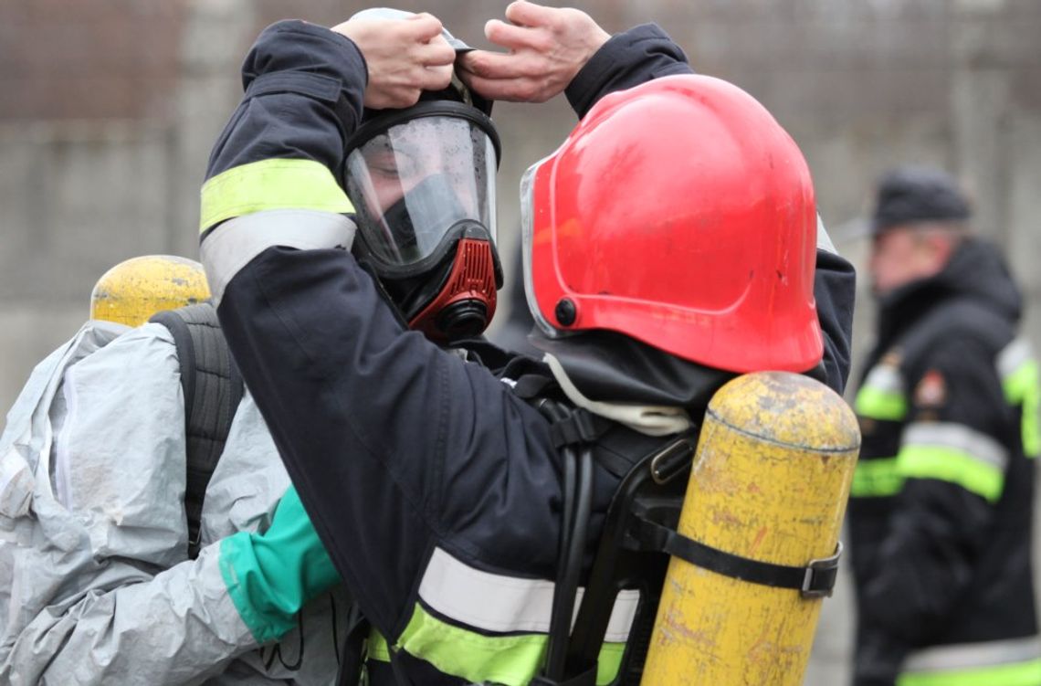 Sześcioletnia dziewczynka zatruła się oparami rozpuszczalnika. Ktoś wylał chemikalia do ścieków