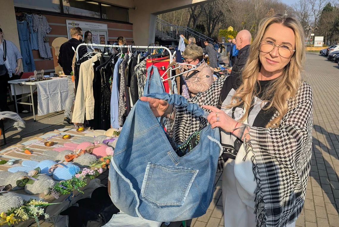 Szperali i kupowali. Kiermasz „Kop… Ciuszek” przyciągnął mieszkańców miasta Szperali i kupowali. Kiermasz „Kop… Ciuszek” przyciągnął mieszkańców miasta