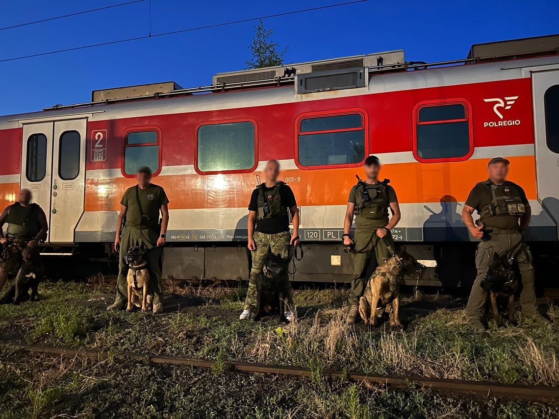 Termowizory i psy służbowe w akcji. Kolejowe zaplecze w Kędzierzynie-Koźlu pod specjalnym nadzorem Termowizory i psy służbowe w akcji. Kolejowe zaplecze w Kędzierzynie-Koźlu pod specjalnym nadzorem