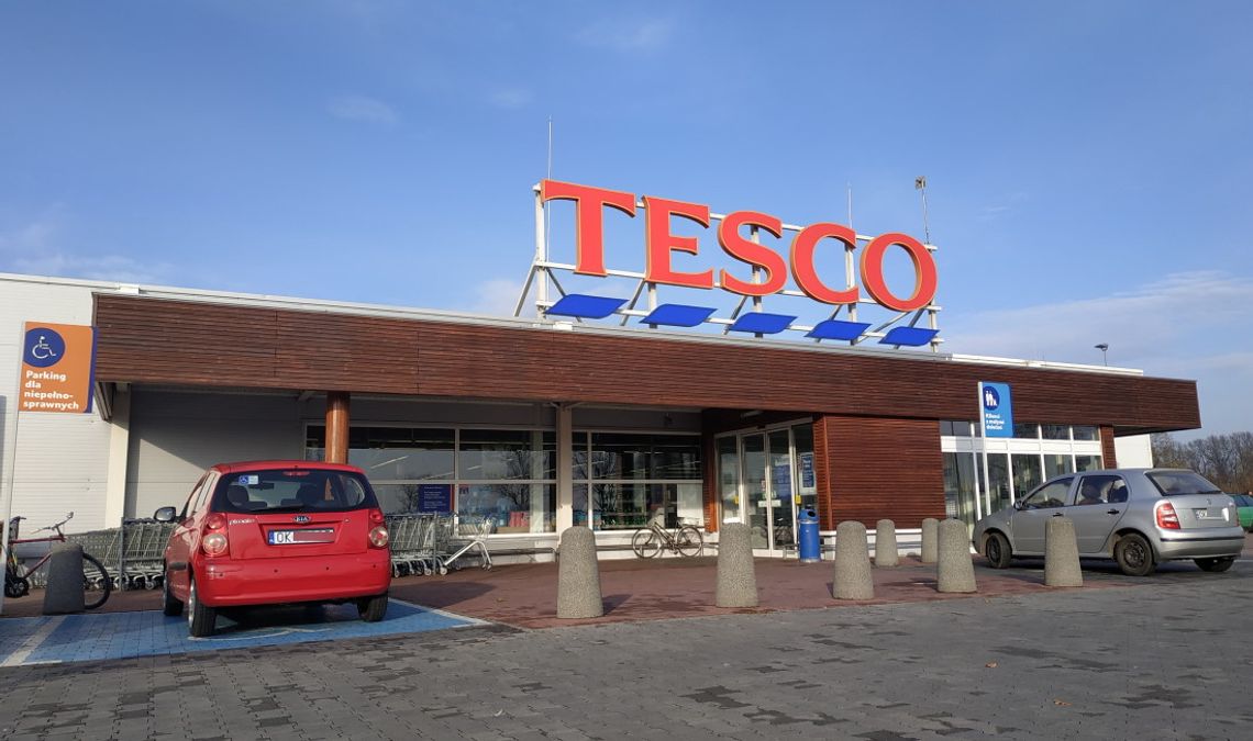 Tesco może zniknąć z Koźla. Sieć sklepów w Polsce została wystawiona na sprzedaż