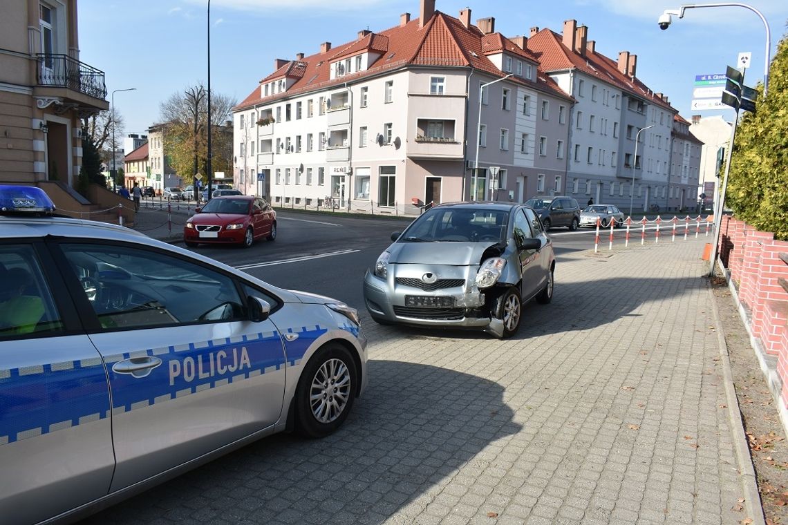 Toyota nie ustąpiła pierwszeństwa volkswagenowi. Kolizja osobówek w Koźlu