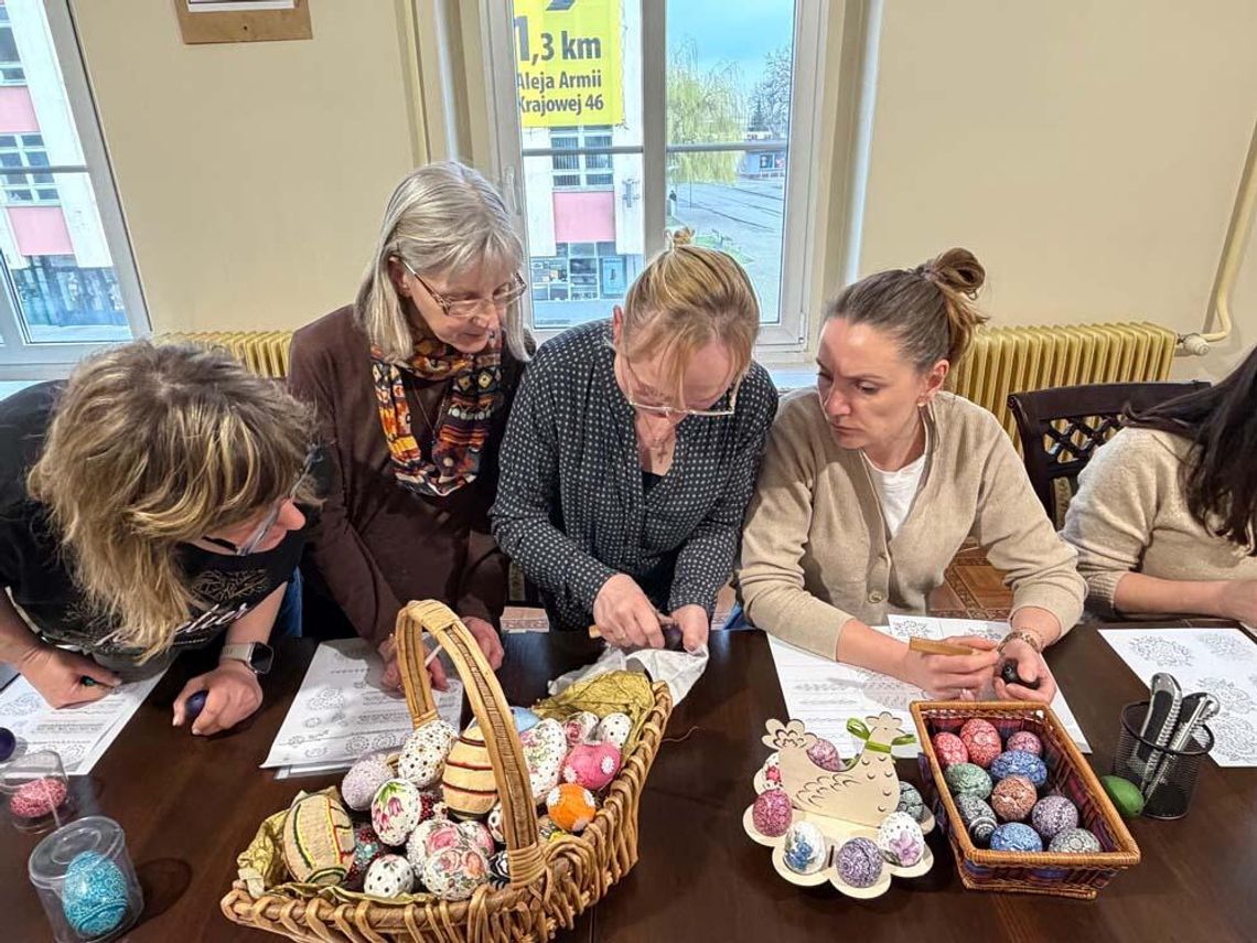 Tradycja kroszonkarska wciąż żywa. Podczas warsztatów w radzie osiedla powstały małe dzieła sztuki