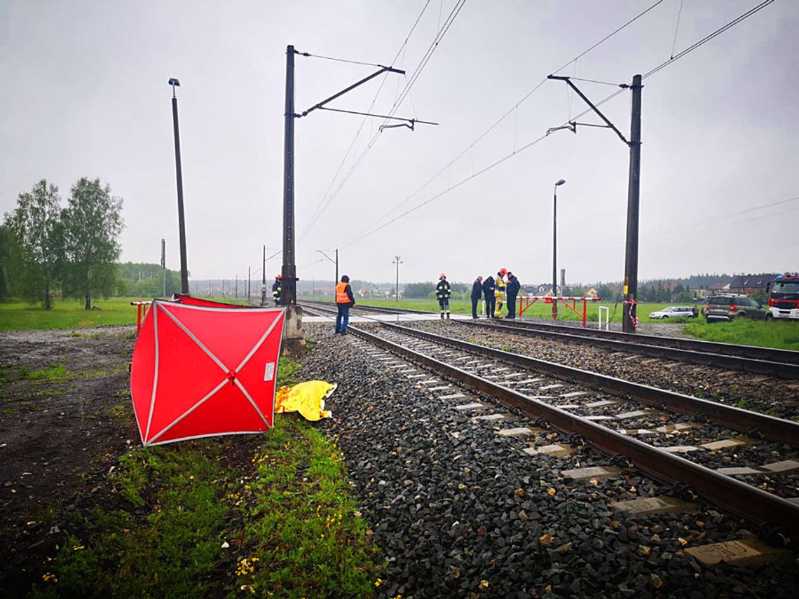 Tragedia na torach. Mężczyzna rzucił się pod pociąg. Zginął na miejscu